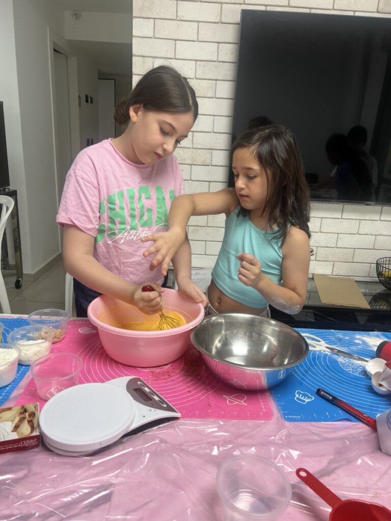 ילדים בקבוצת אפייה — תוכנית ההעצמה של בייקידס