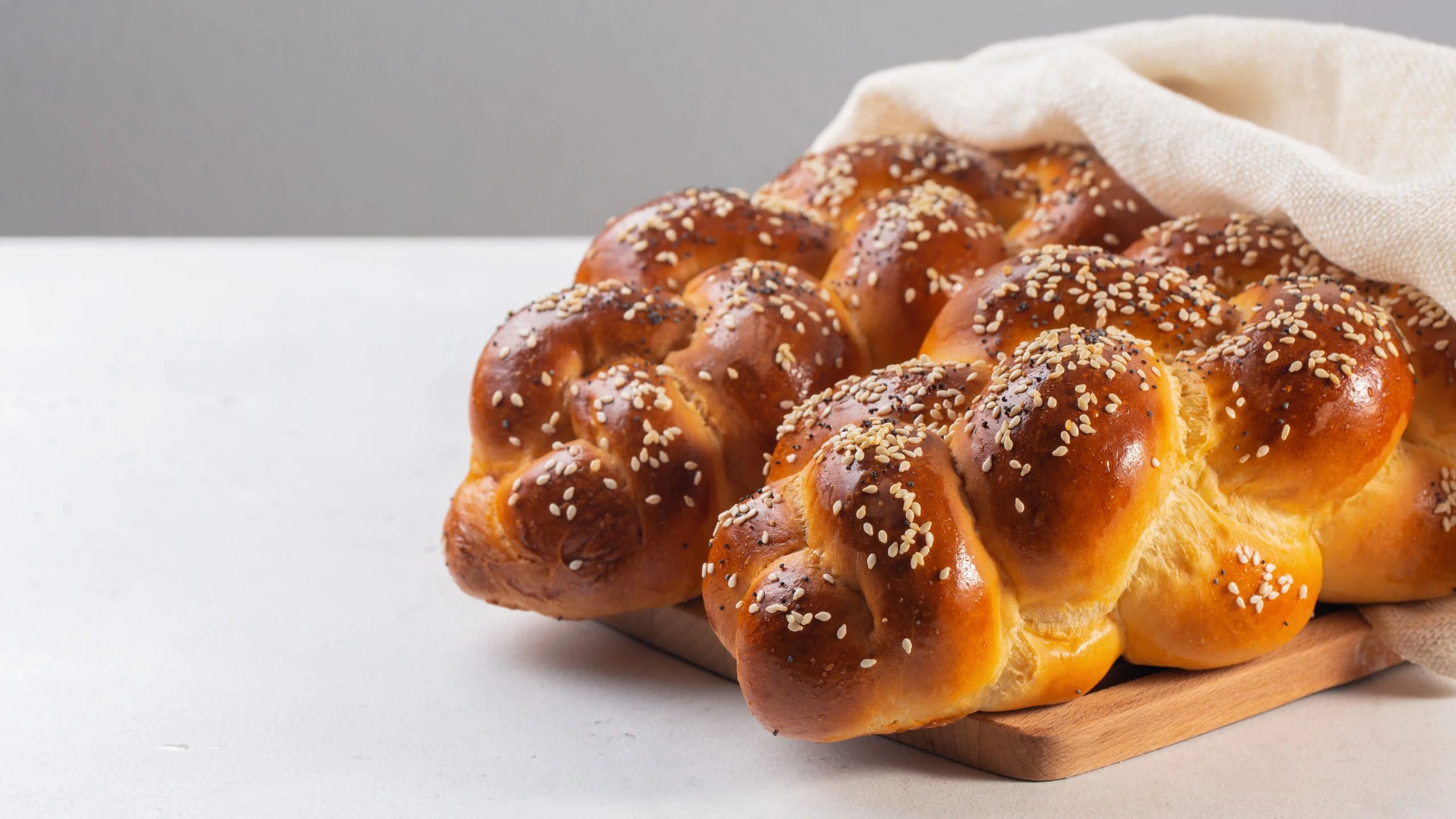 חלות ולחמים